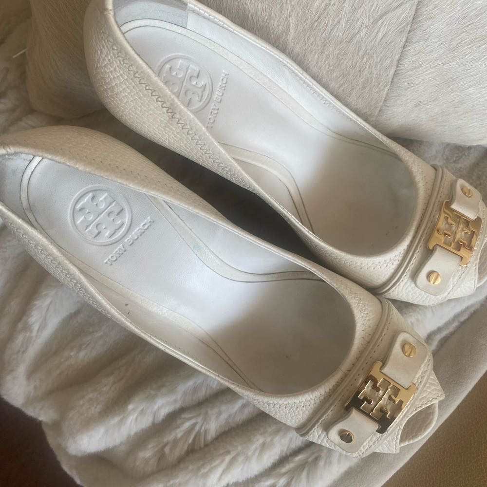 Tory Burch wedge shoes - cream